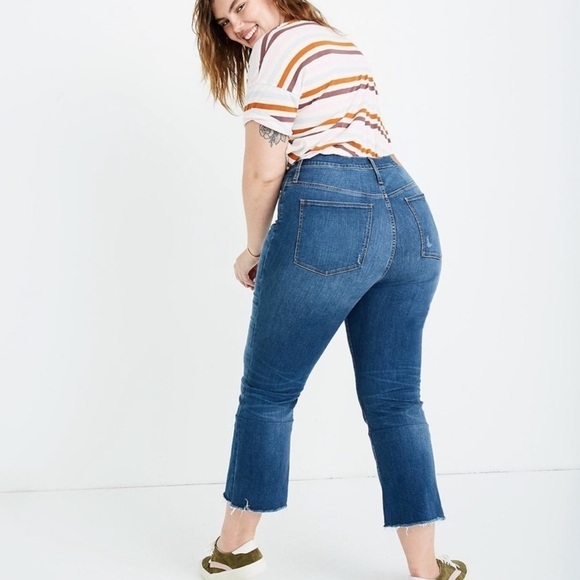 Madewell Jeans Women size 37 W Cali Demi Boot blue high rise Crop raw hem D - Picture 2 of 9